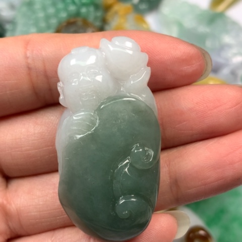 翡翠颈饰未镶嵌翡翠