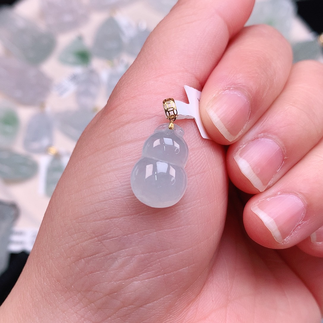 翡翠颈饰18K金镶嵌葫芦