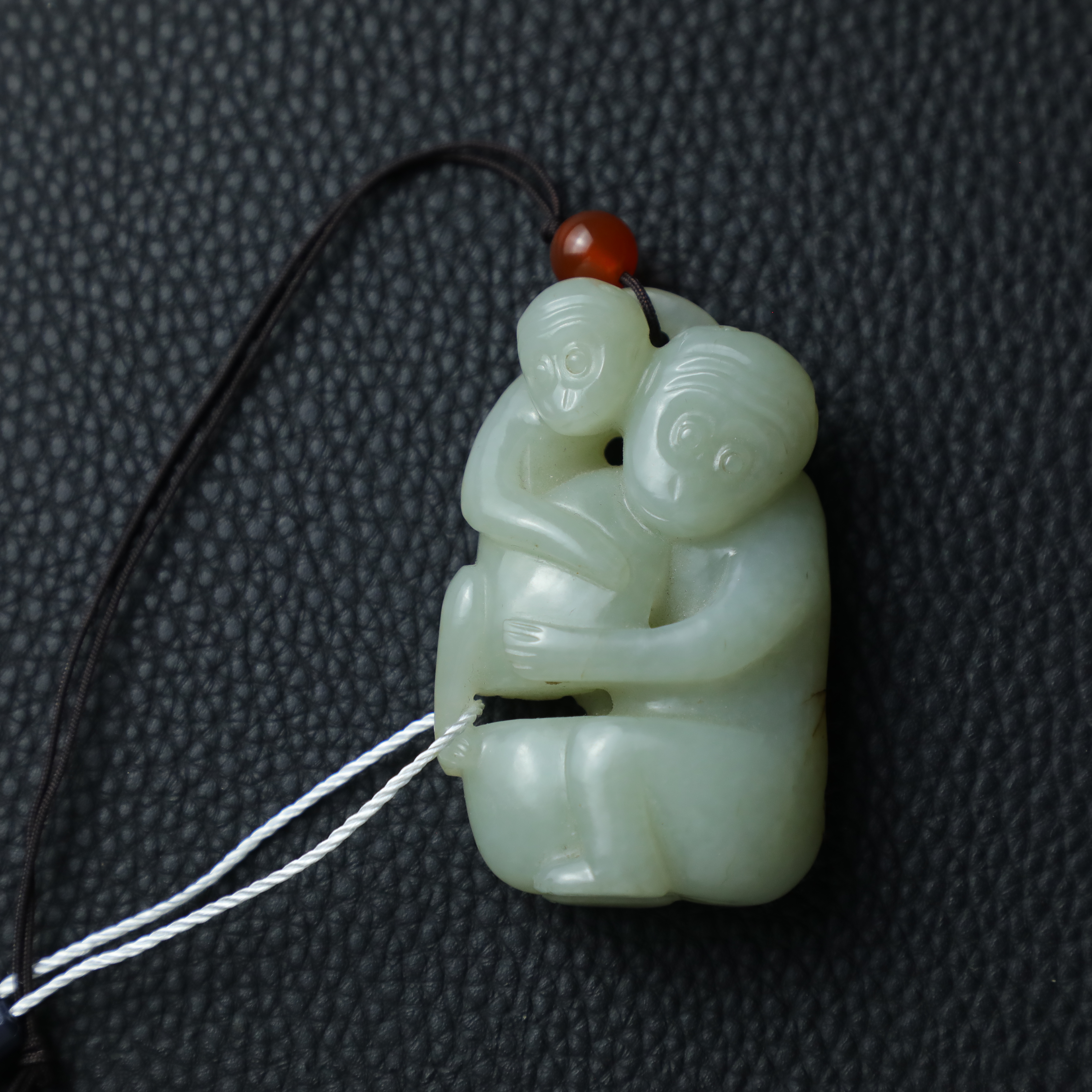 TCWWA07049清晚和田白玉辈辈亲把件