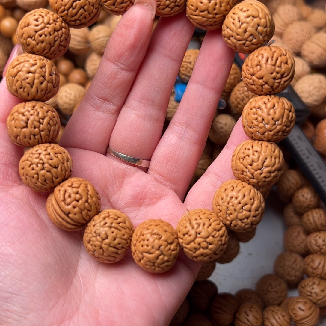 18尺寸小钢炮桃核手串