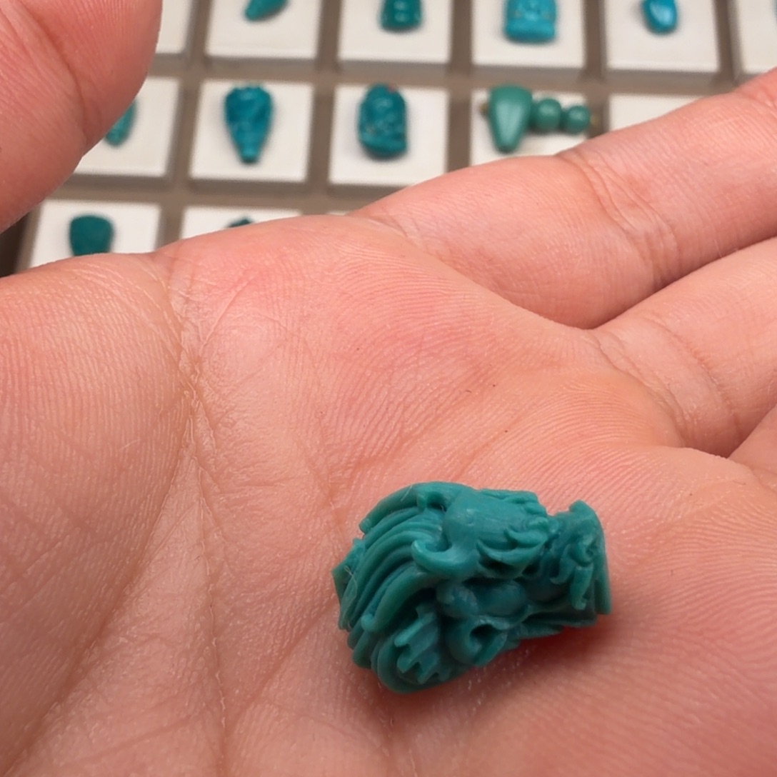 张***人绿松石未镶嵌笔搁