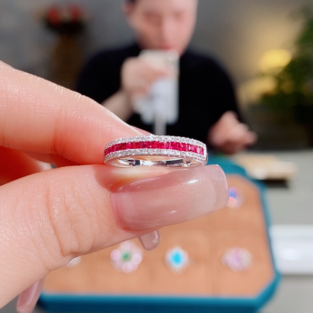 红宝石戒指18K金镶嵌0.36ct