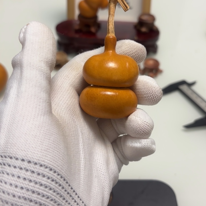 曲***人天然手捻老皮葫芦