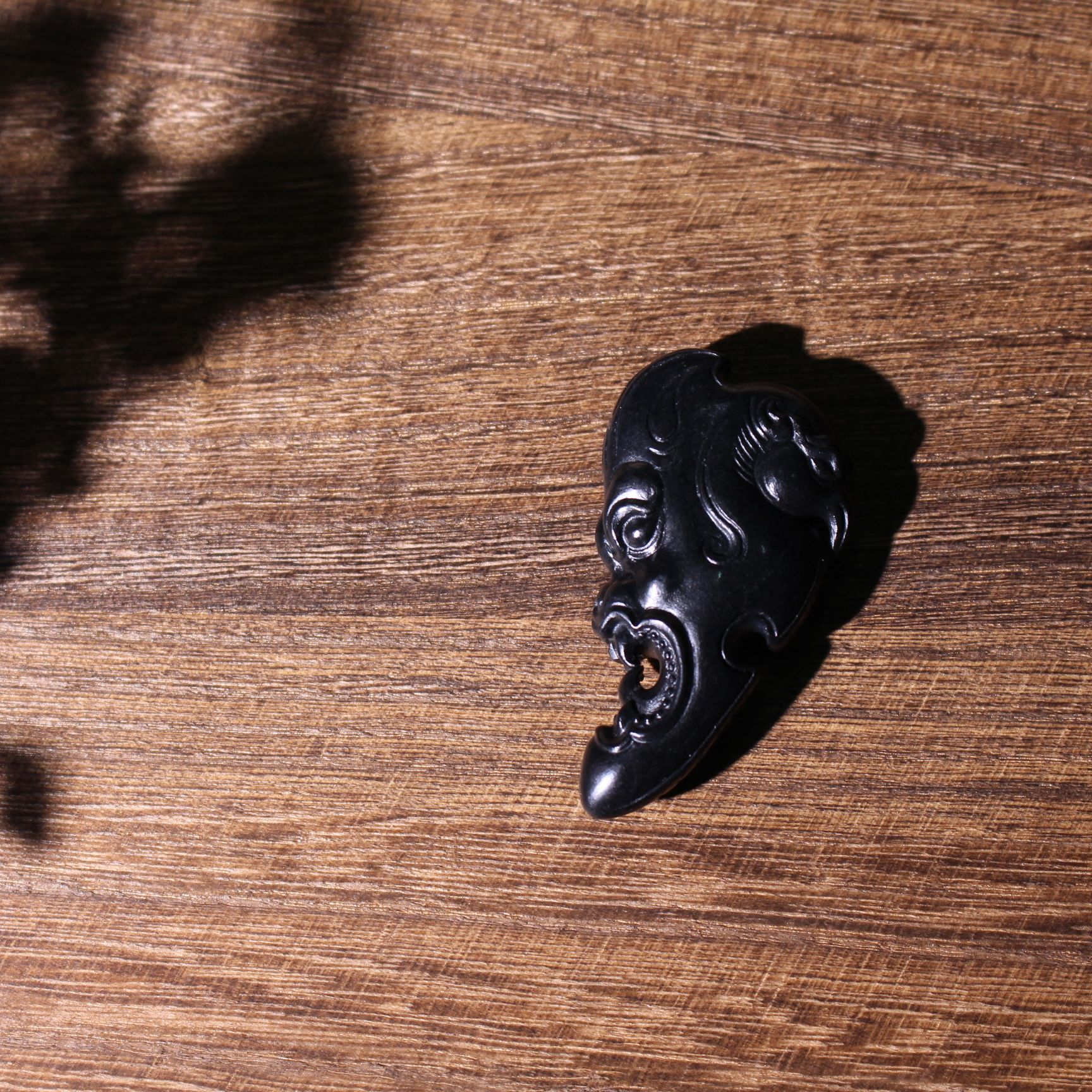 和田玉墨玉纯手工制作仿古兽面挂件