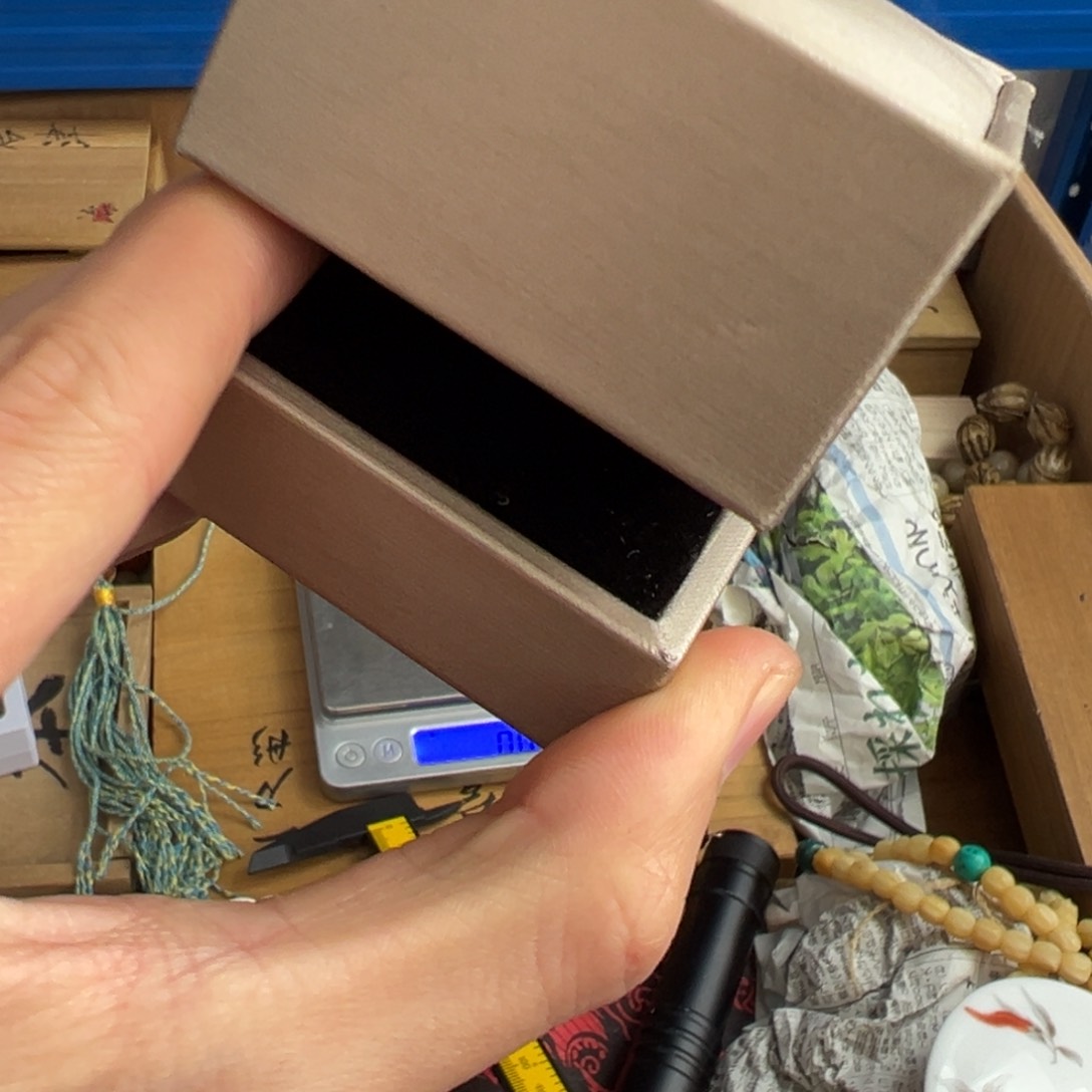 紫砂茶碗茶文化，现代古美术。