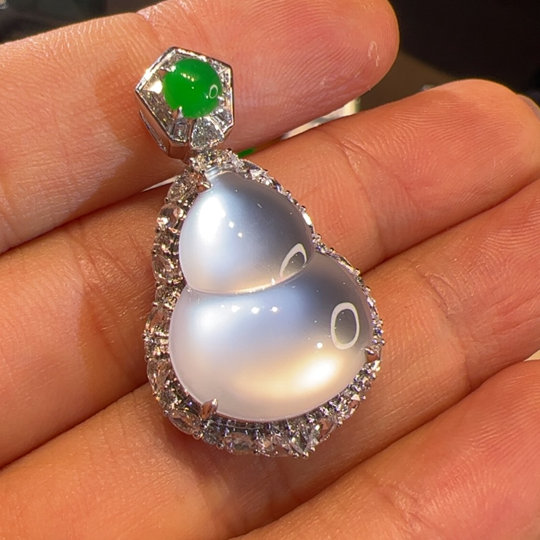 翡翠18K金镶嵌耳饰