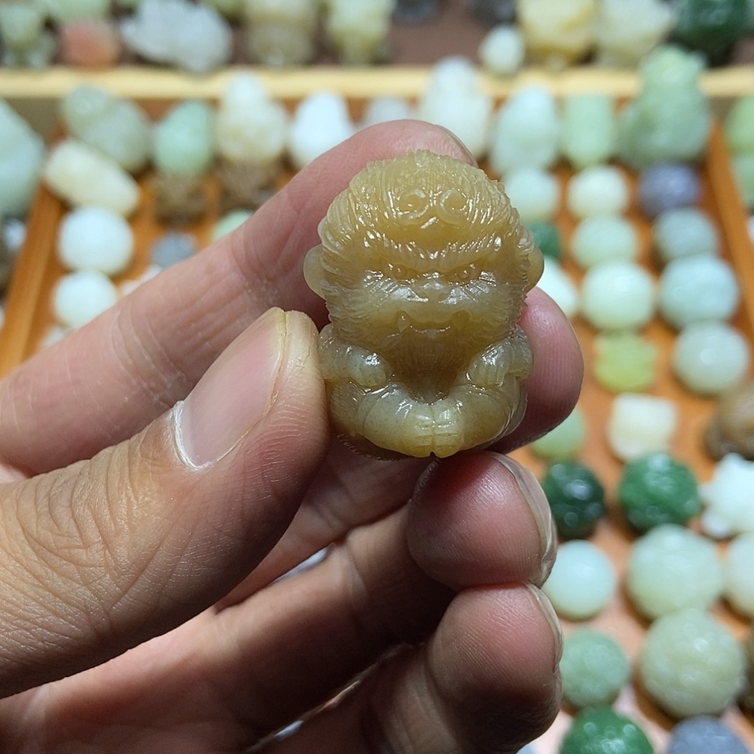 和田玉未镶嵌颈饰定制