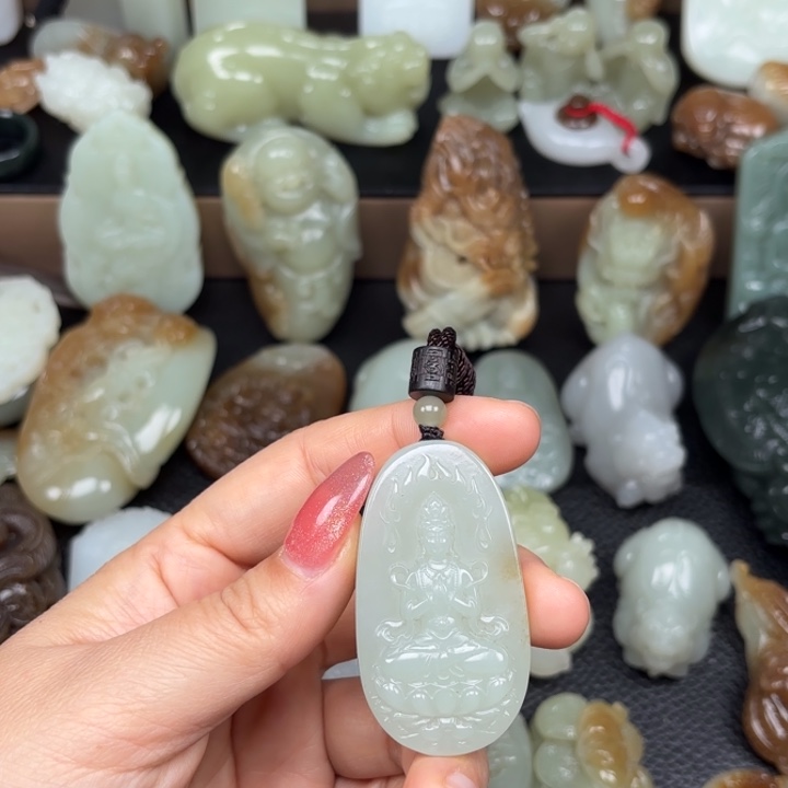 颈饰未镶嵌和田玉