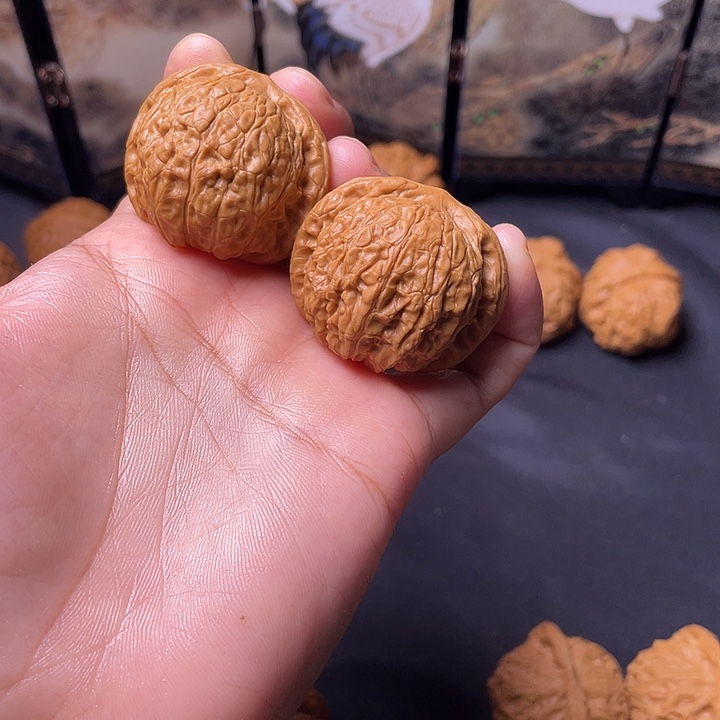 核桃37尺乾隆磨。      