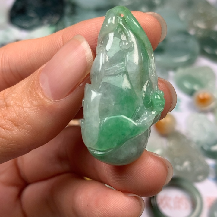 翡翠未镶嵌颈饰翡翠