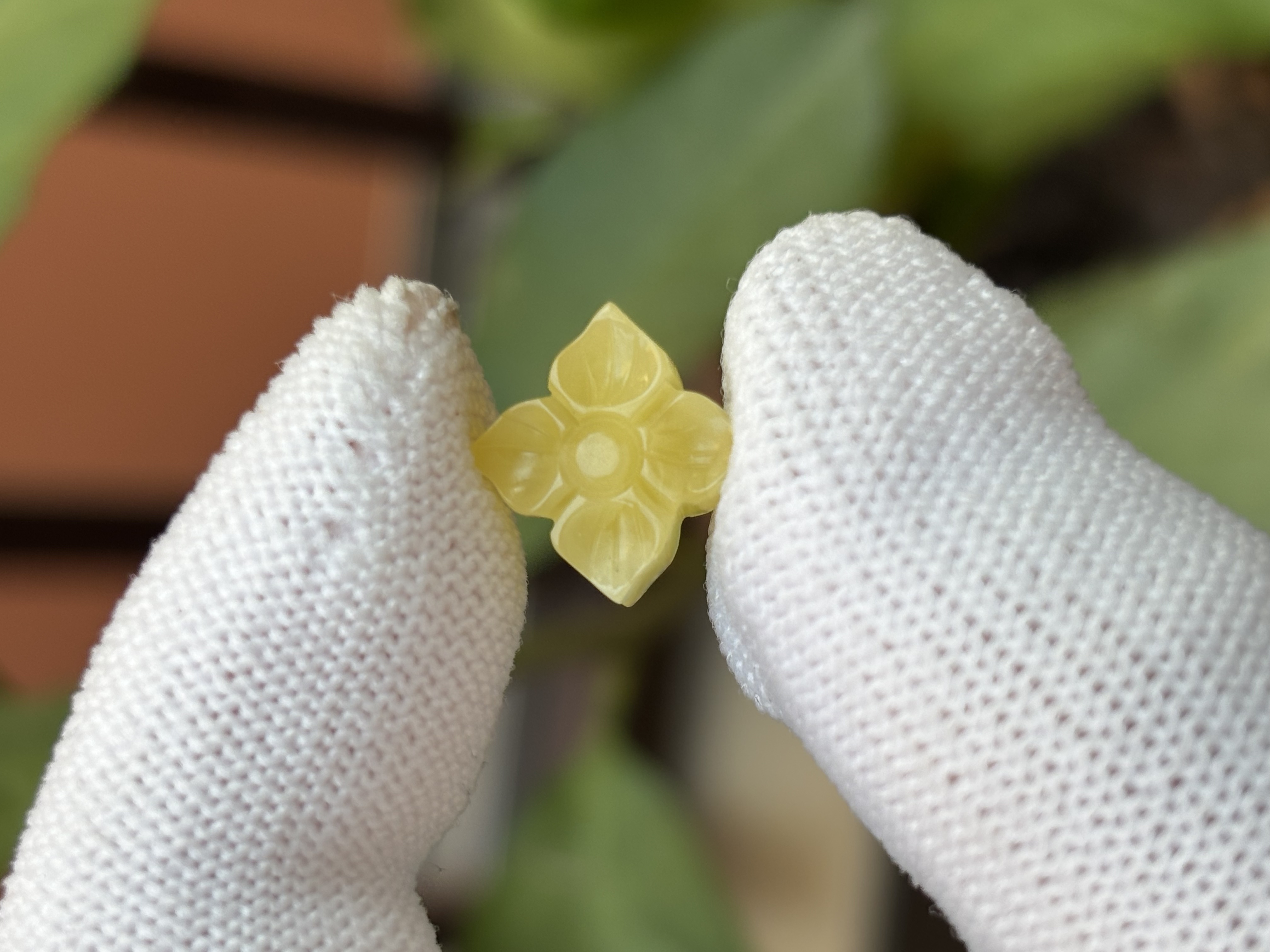 4306天然蜜蜡琥珀四叶草配饰9.6x4.6mm