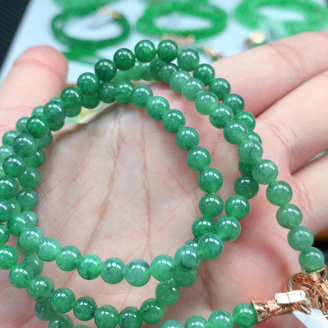 翡翠手链未镶嵌翡翠