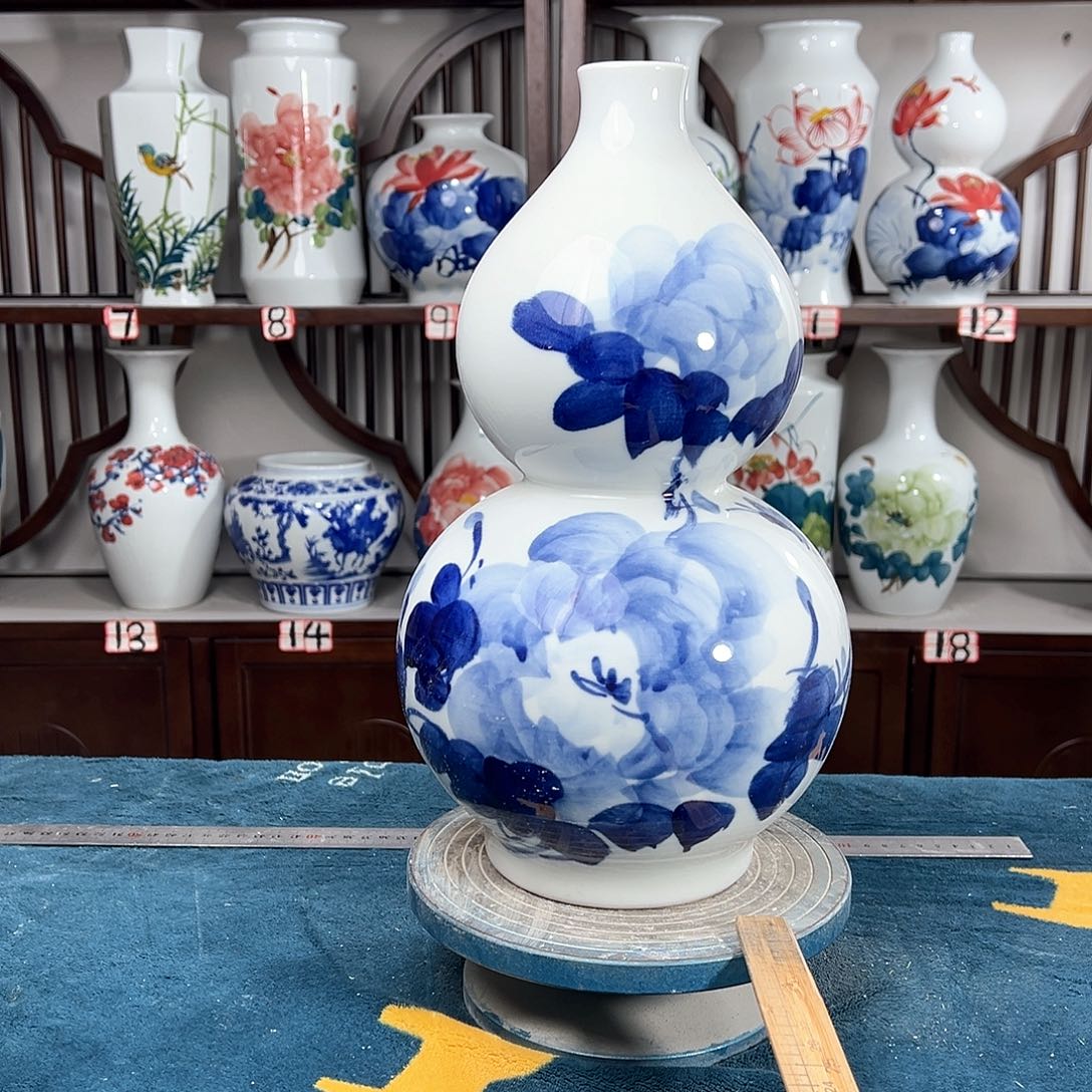 摆件景德镇陶瓷葫青牡