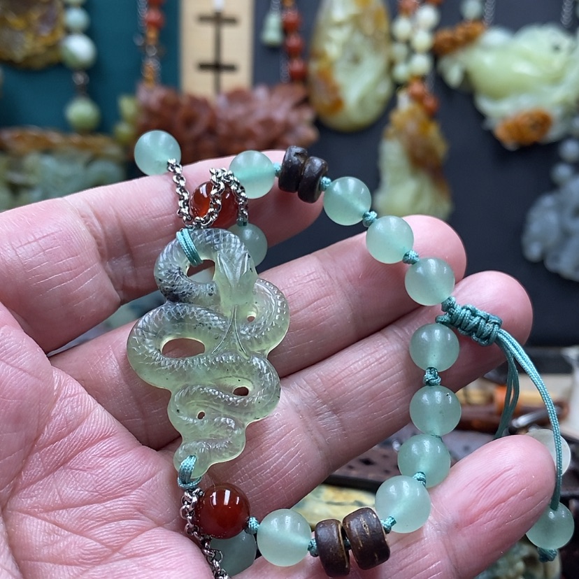 【闪购商品】蛇纹石玉手牌未镶嵌