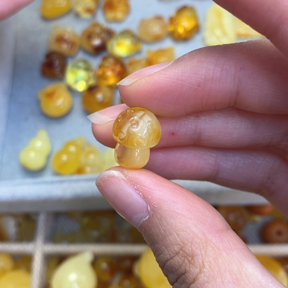 蜜蜡颈饰未镶嵌‘***’蘑菇