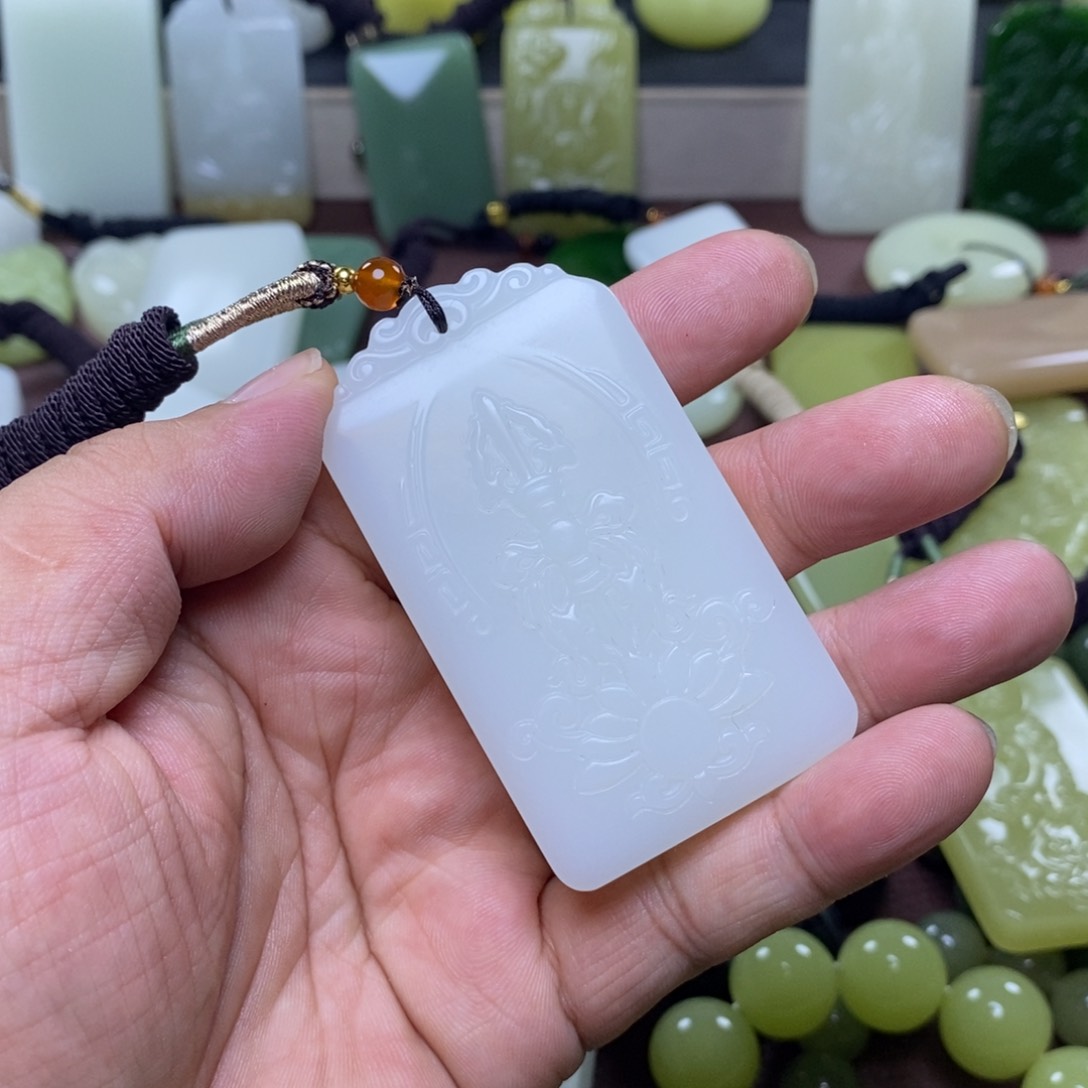 颈饰未镶嵌和田玉