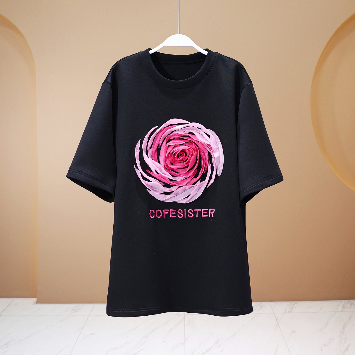 【程二女装】2025 暗夜黑蕾丝立体盘花刺绣大版T恤/6219