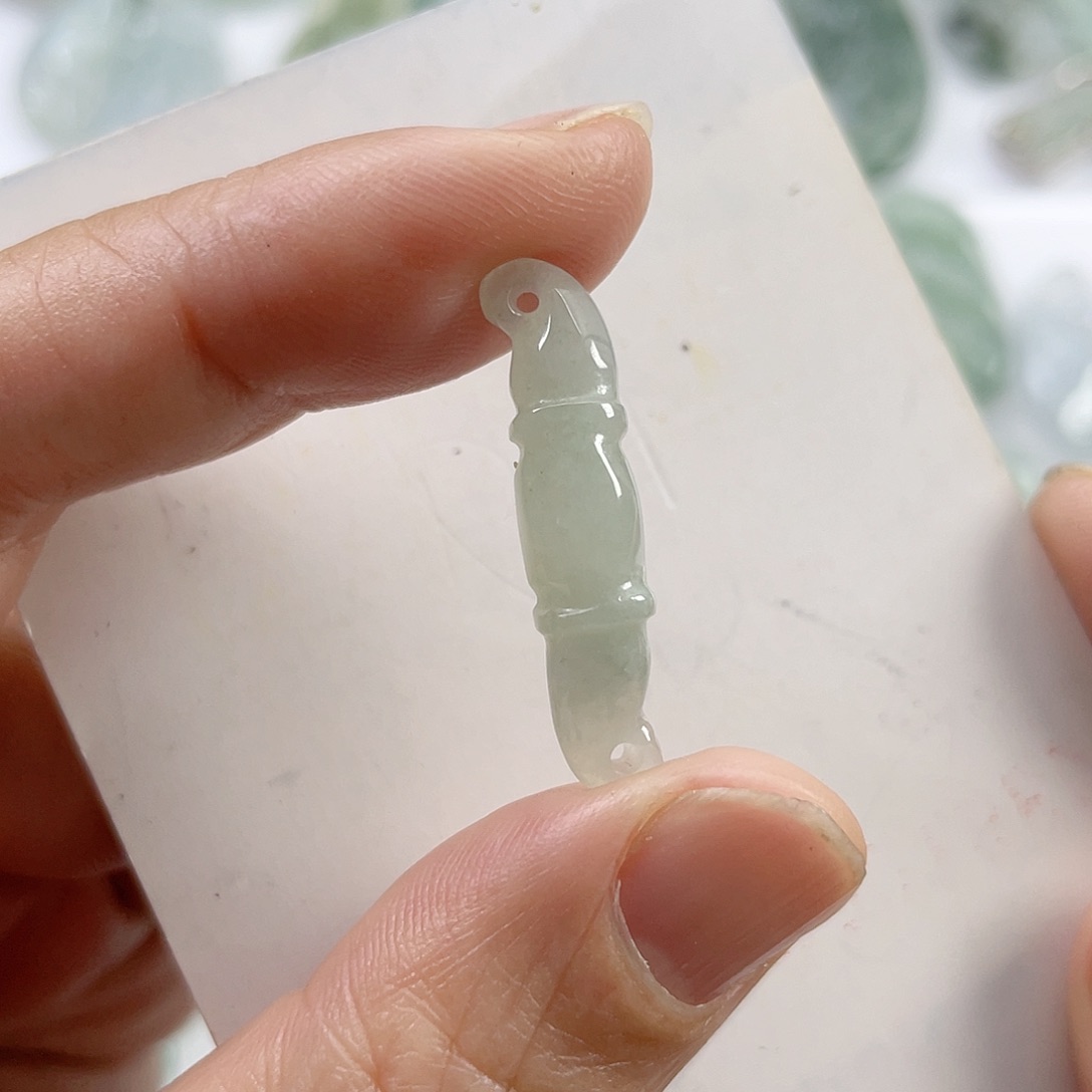 翡翠颈饰未镶嵌节节高升