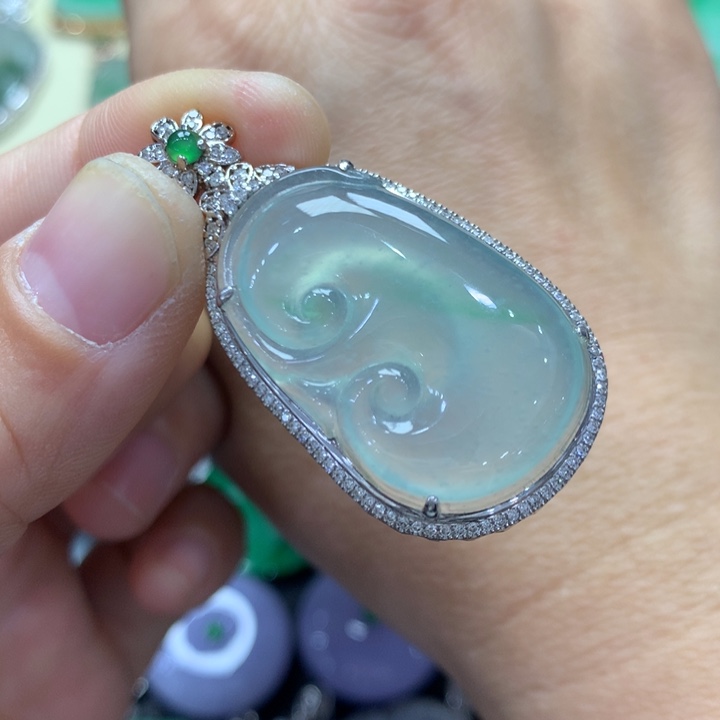 翡翠18K金镶嵌吊坠(不含链)