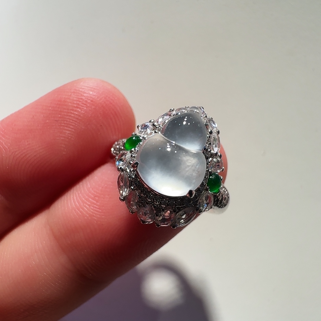 翡翠18K金镶嵌戒指戒指