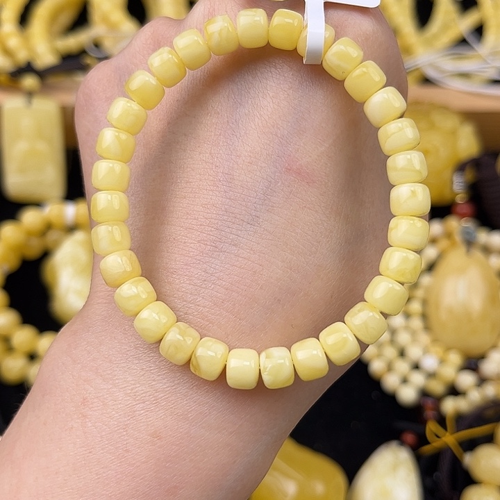 琥珀未镶嵌颈饰琥珀