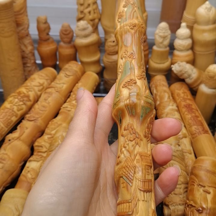 小***兔竹红皮料子浮雕山水