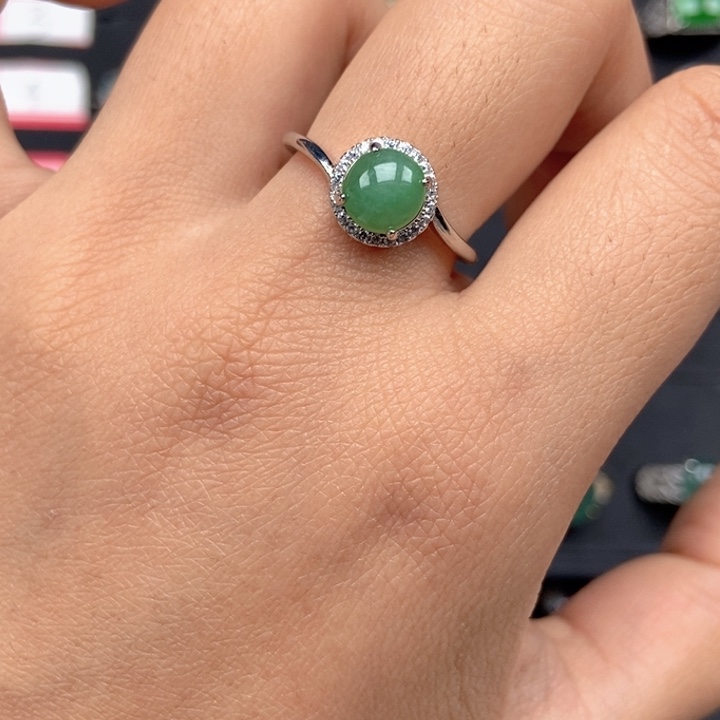 翡翠未镶嵌戒指戒指