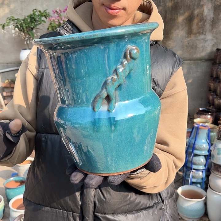 红陶蓝一个口径20高度22.5