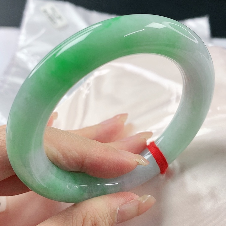 未镶嵌手镯翡翠，611