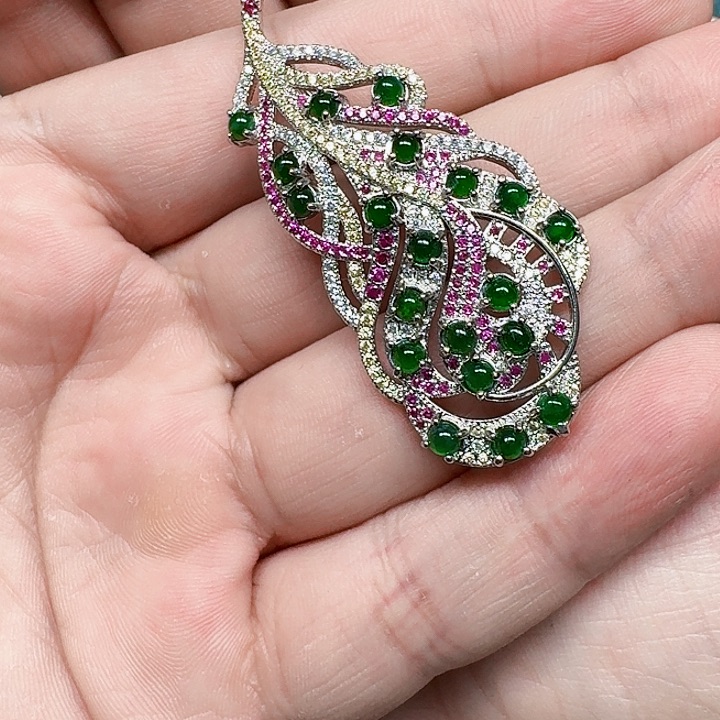 翡翠颈饰未镶嵌天然A货翡翠放漏