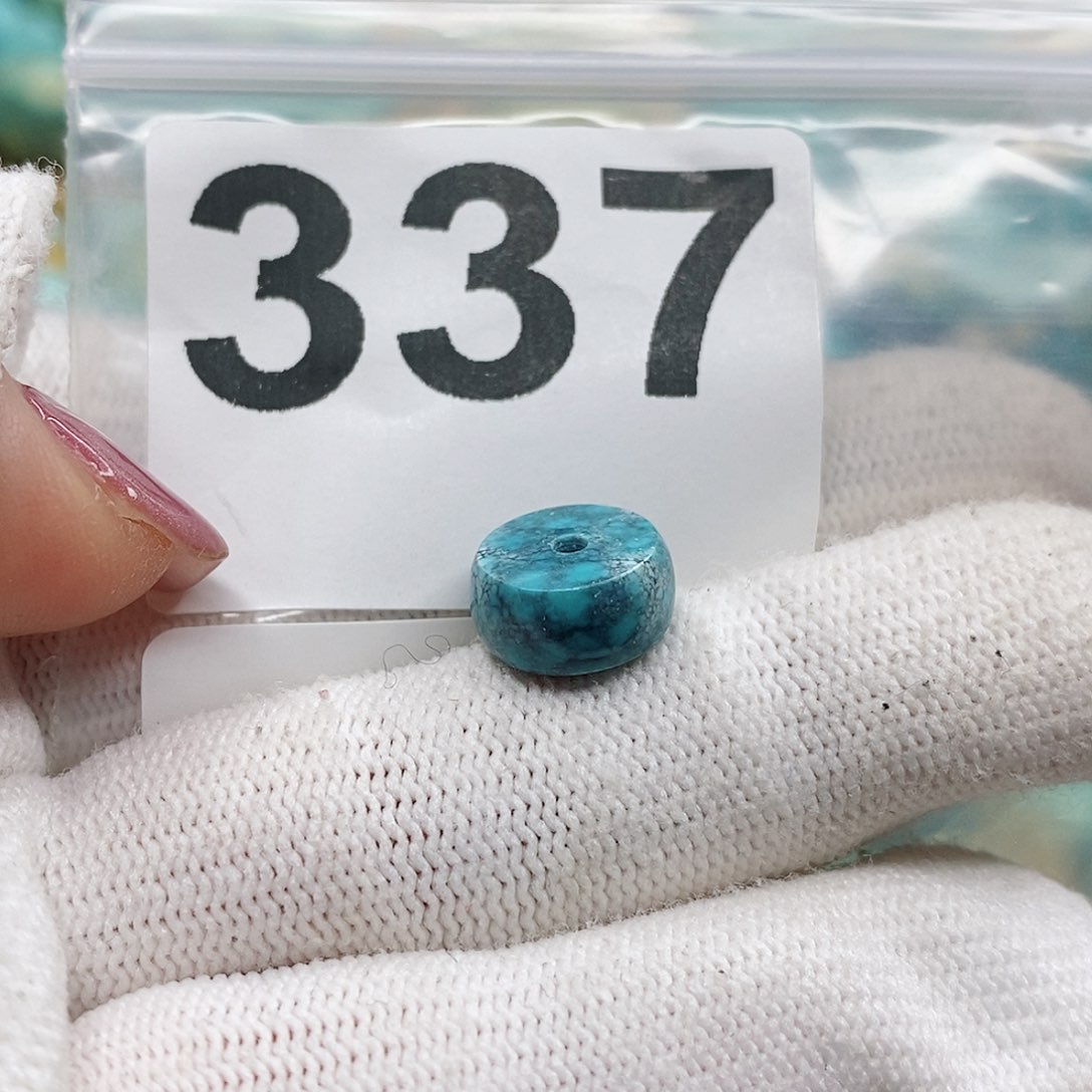 绿松石颈饰未镶嵌