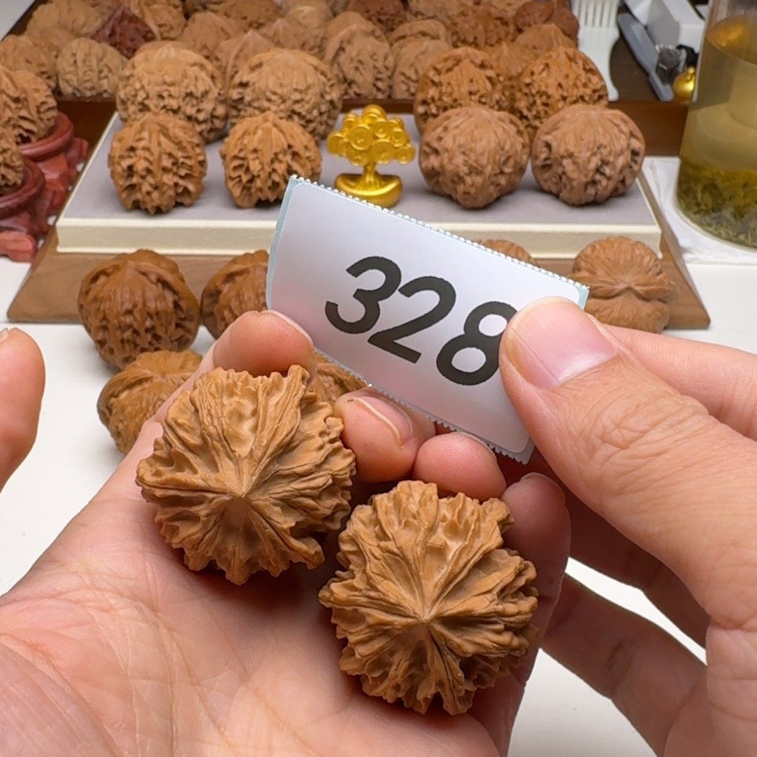 吊坠文玩核桃三棱37