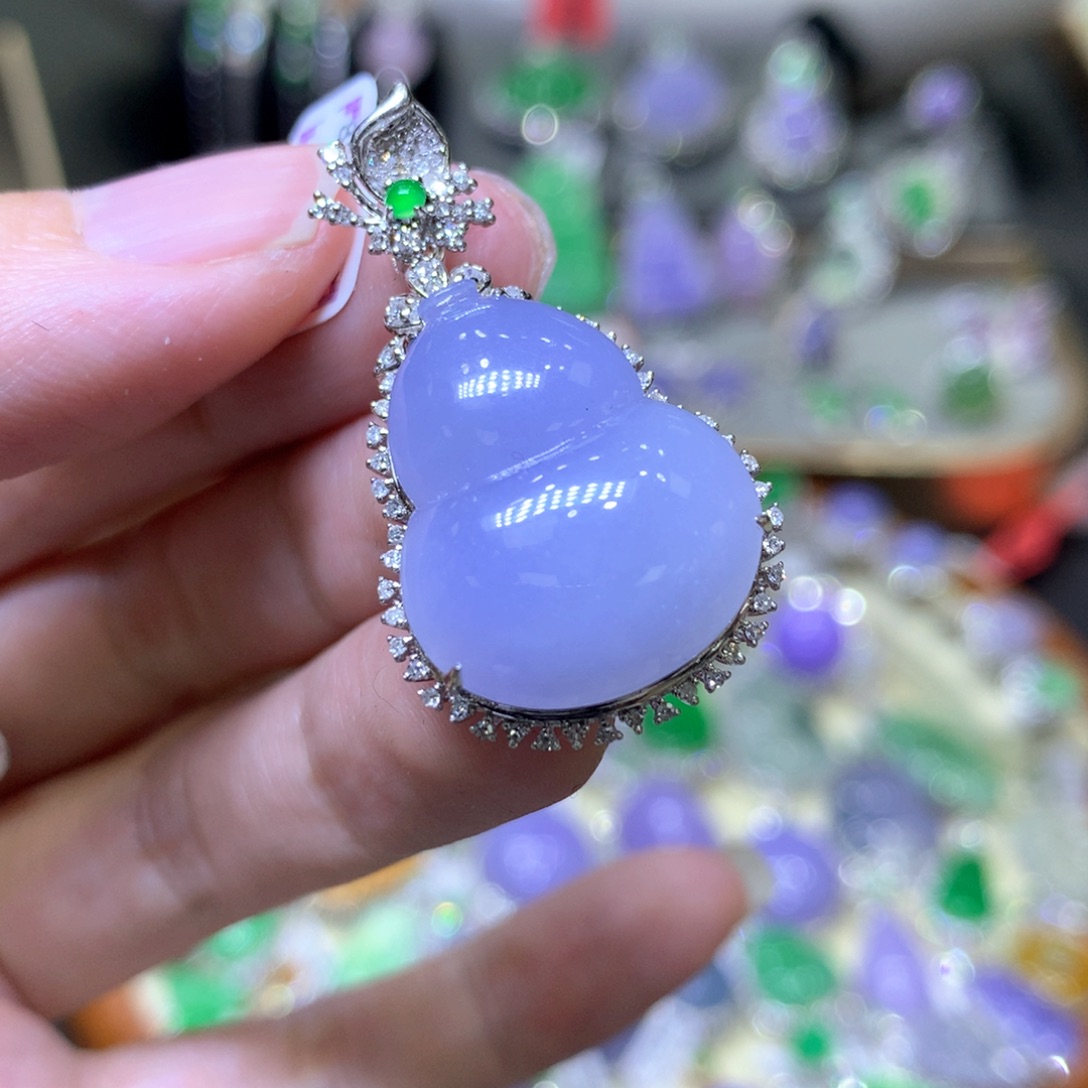 【闪购商品】翡翠颈饰18K金镶嵌翡翠吊坠项链