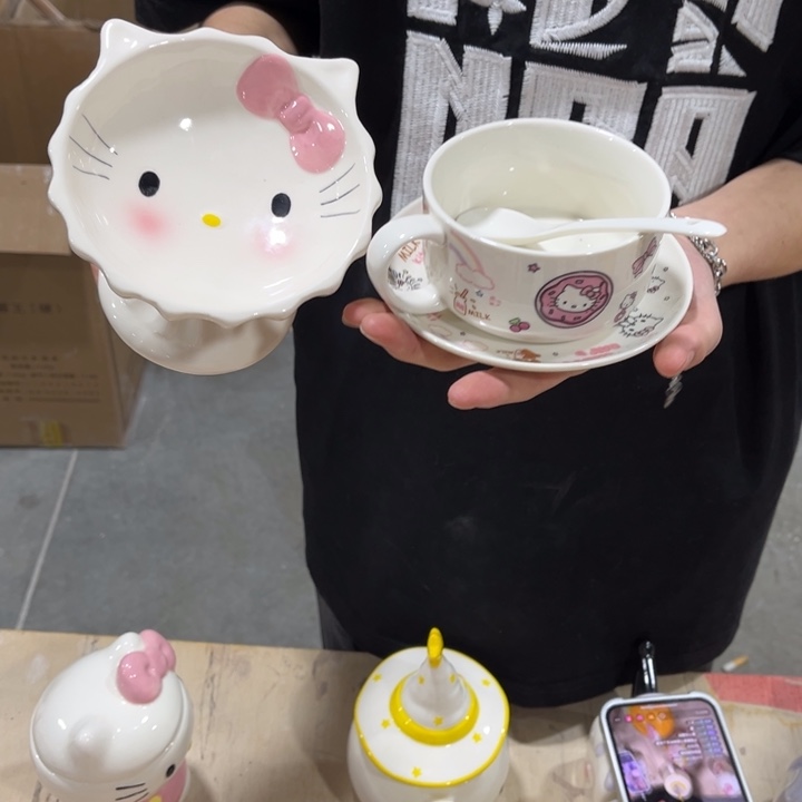 这么晚还不睡吗我还没吃饭了