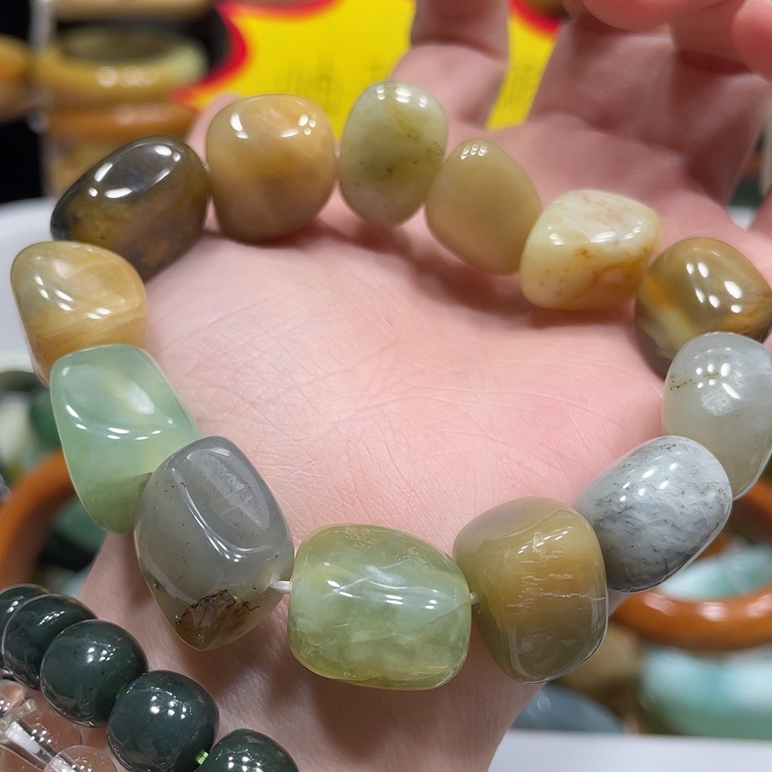 蛇纹石玉手串未镶嵌瑕