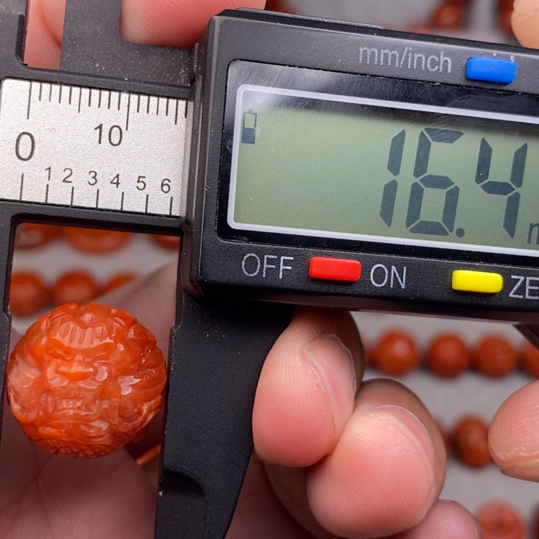 南红玛瑙配饰未镶嵌有瑕疵