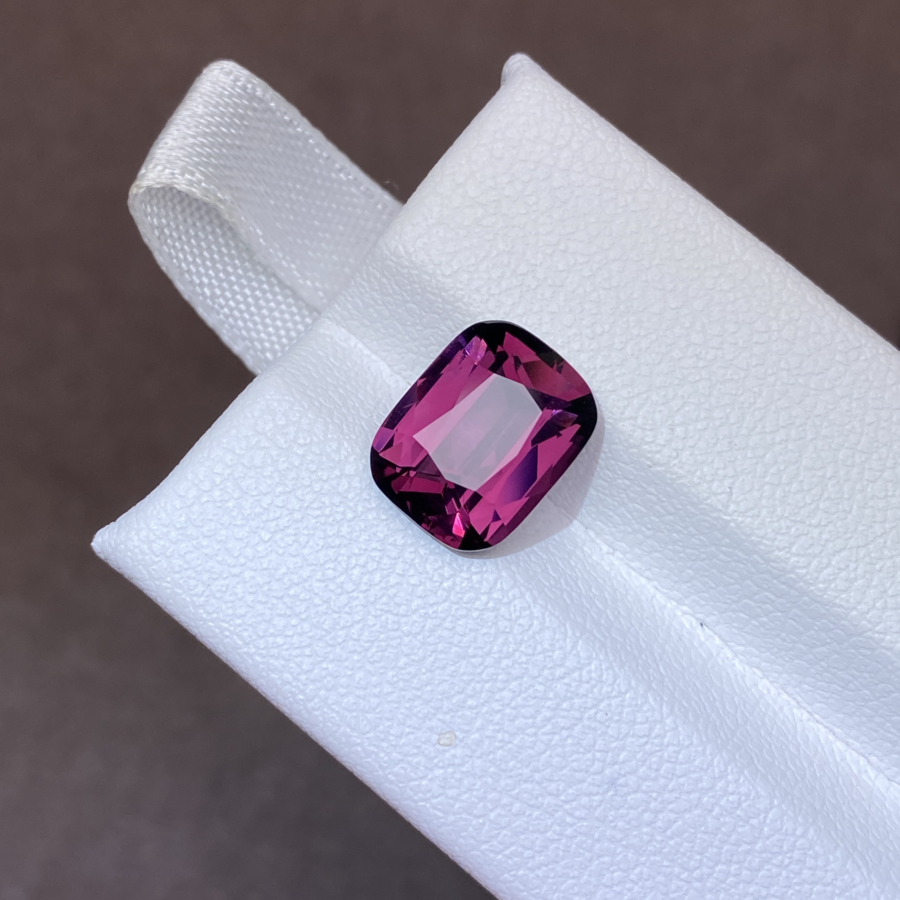 25A009 紫红色尖晶宝石 4.15克拉