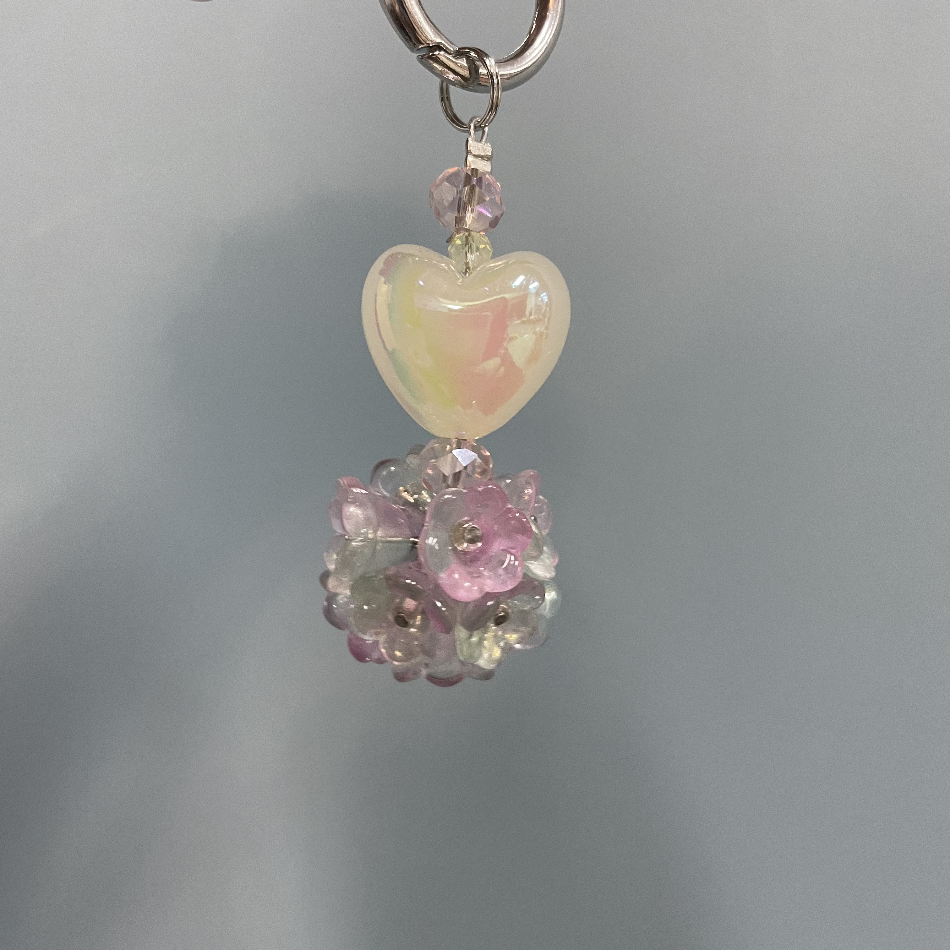 扣款爱心花团手机坠E406