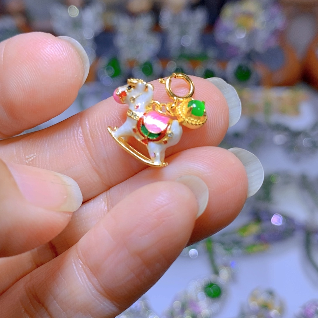 翡翠颈饰银S925镶嵌天然翡翠