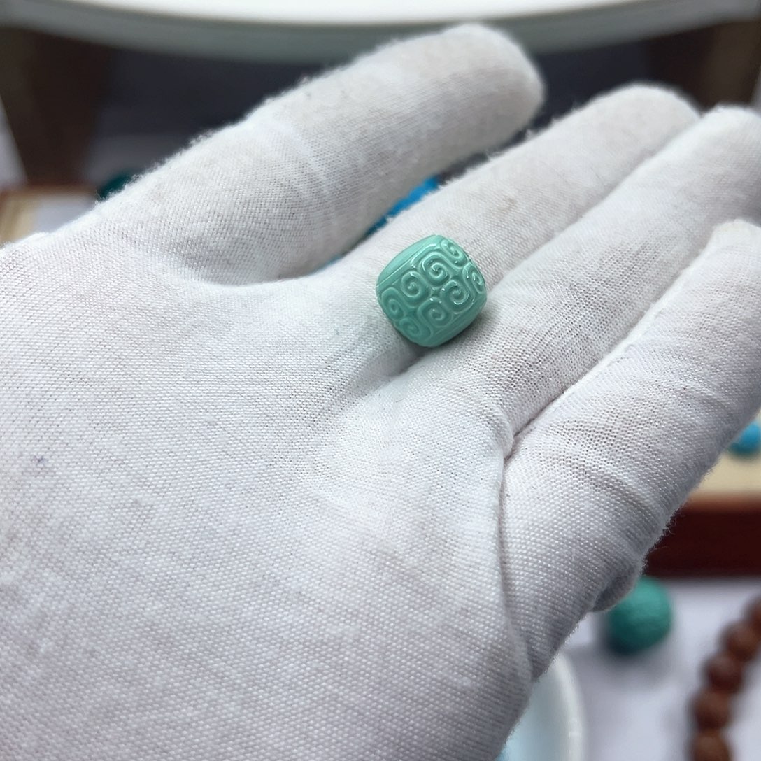 漂亮果冻绿老型珠