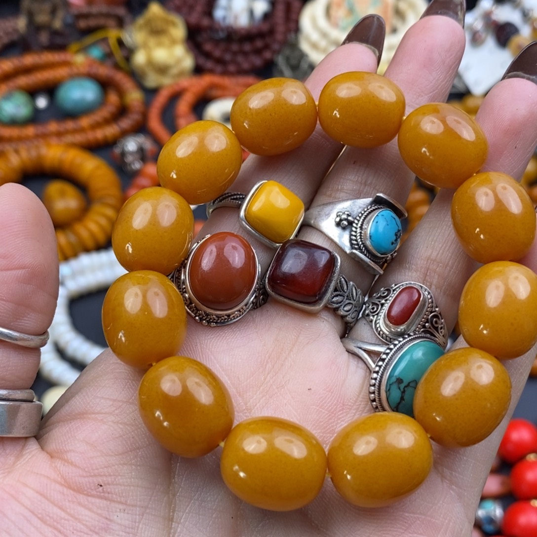 赤***道泥塑擦擦的吊坠和