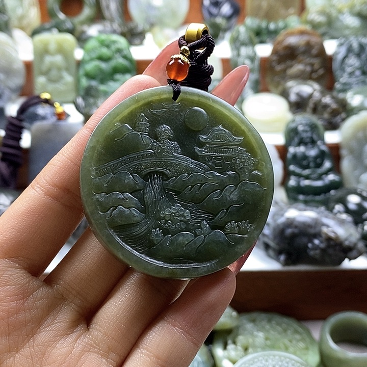 和田玉颈饰未镶嵌