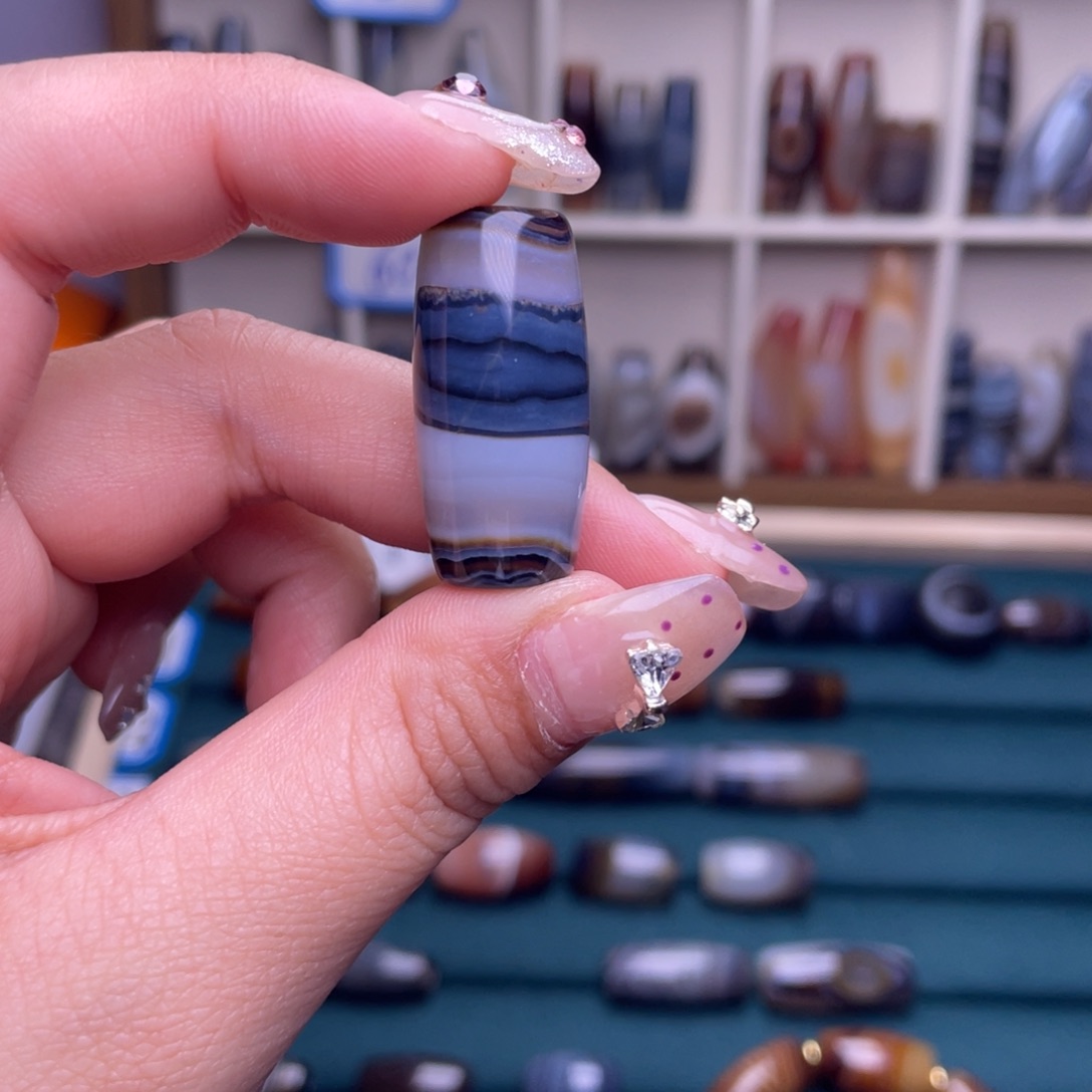 8***床玛瑙/玉髓合金颈饰