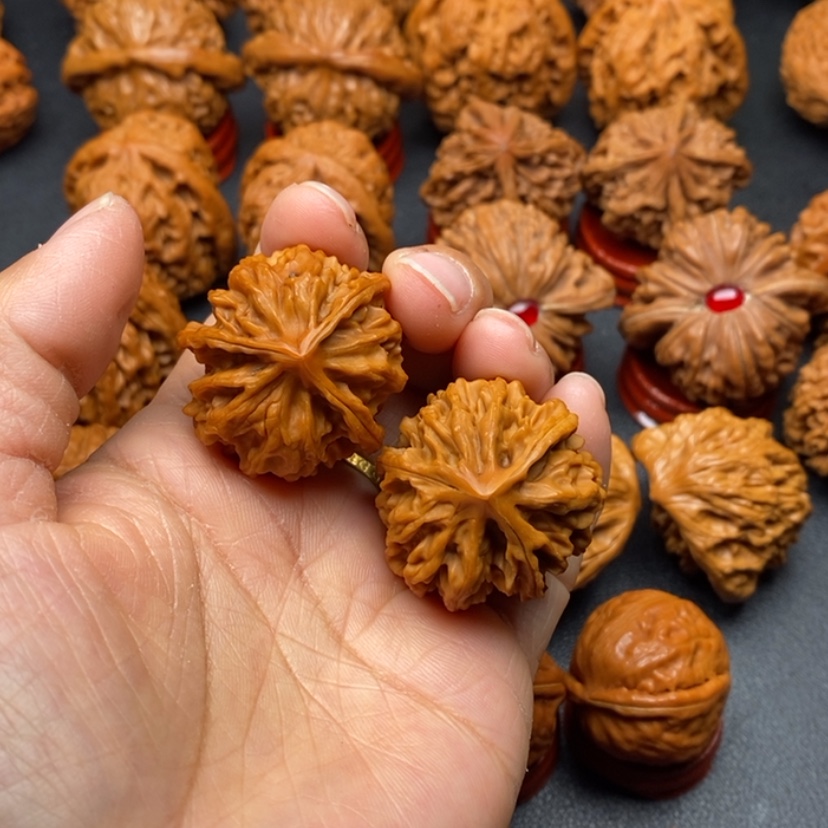 【闪购商品】文玩核桃把件岐山三棱