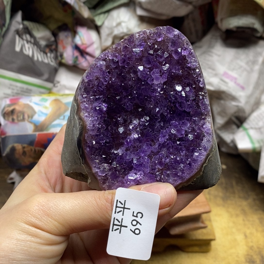 紫晶乌拉圭未镶嵌