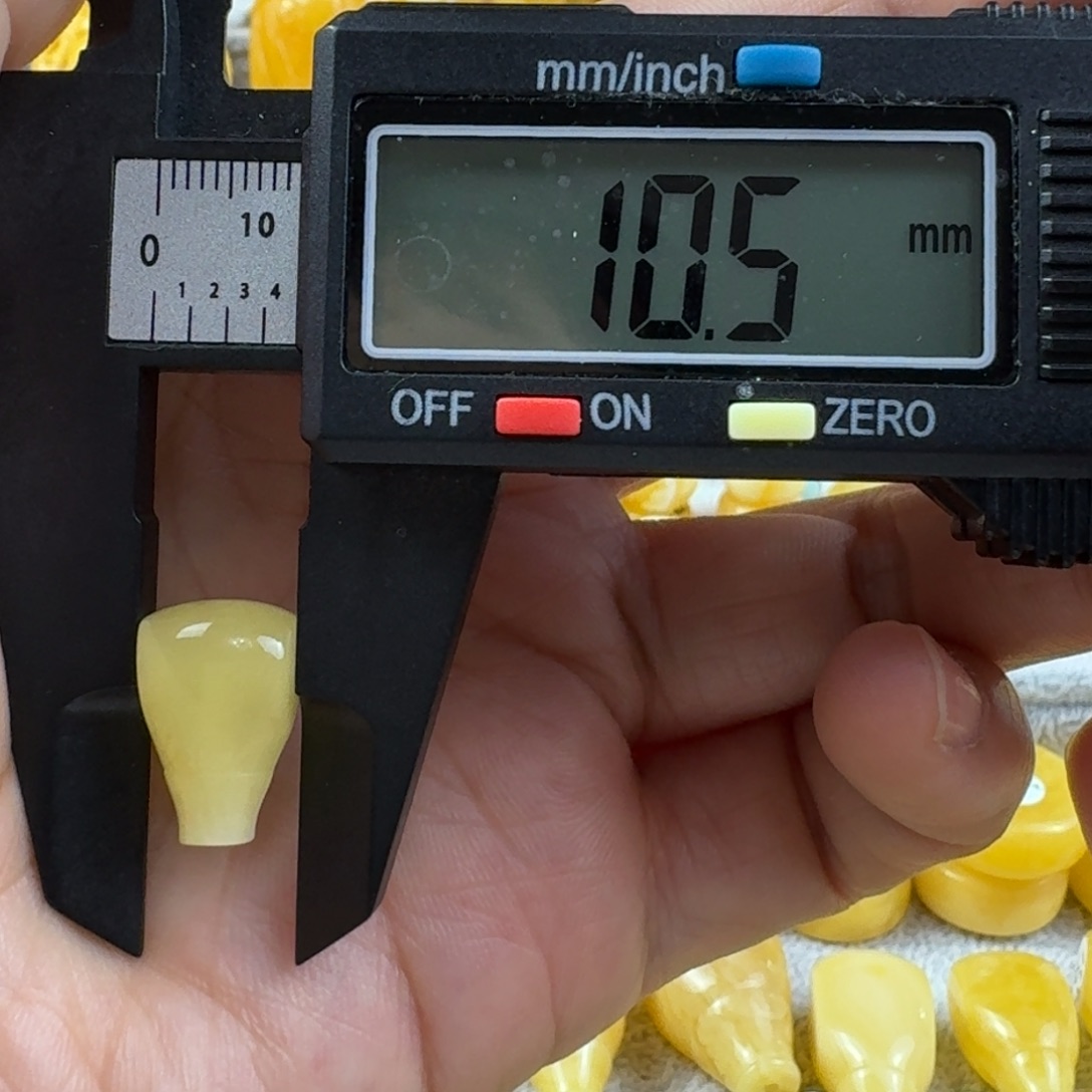 老***）蜜蜡未镶嵌裸石21