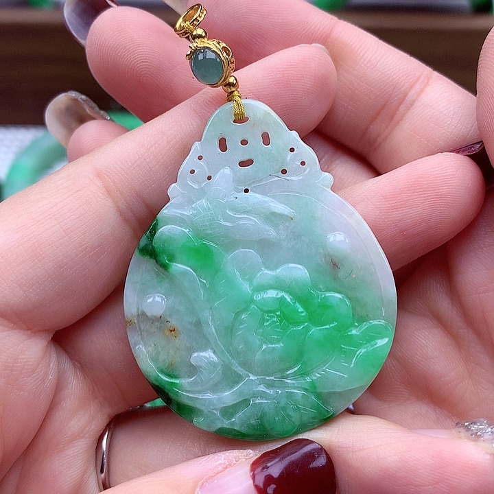 翡翠颈饰银S925镶嵌翡翠