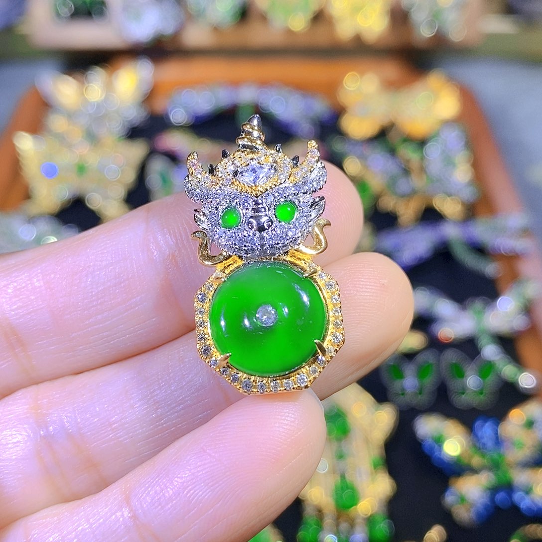 颈饰银S925镶嵌翡翠