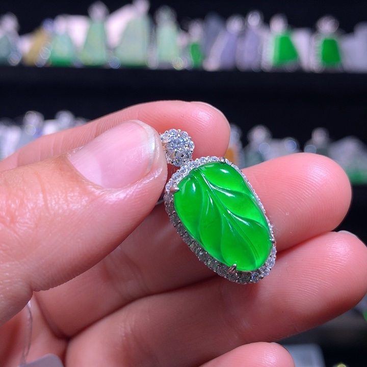 【闪购商品】颈饰银S925镶嵌翡翠天然翡翠