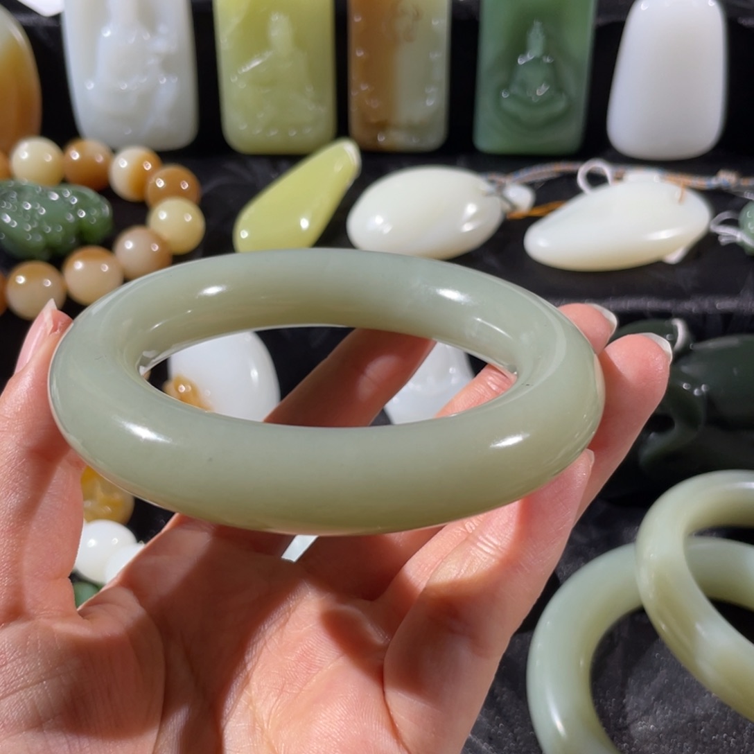 和田玉未镶嵌颈饰手镯58